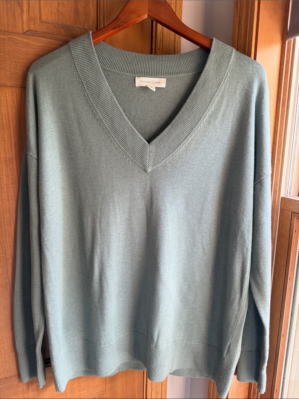 Nordstrom Treasure & Bond Relaxed V-Neck Tunic Sweater – Light Sage Green Sz M